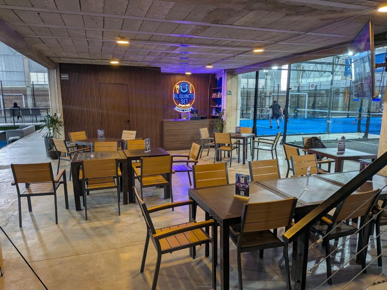 Restaurante / Sports Bar "El Quinto Set" en Padel Lomas, Lomas de Angelópolis