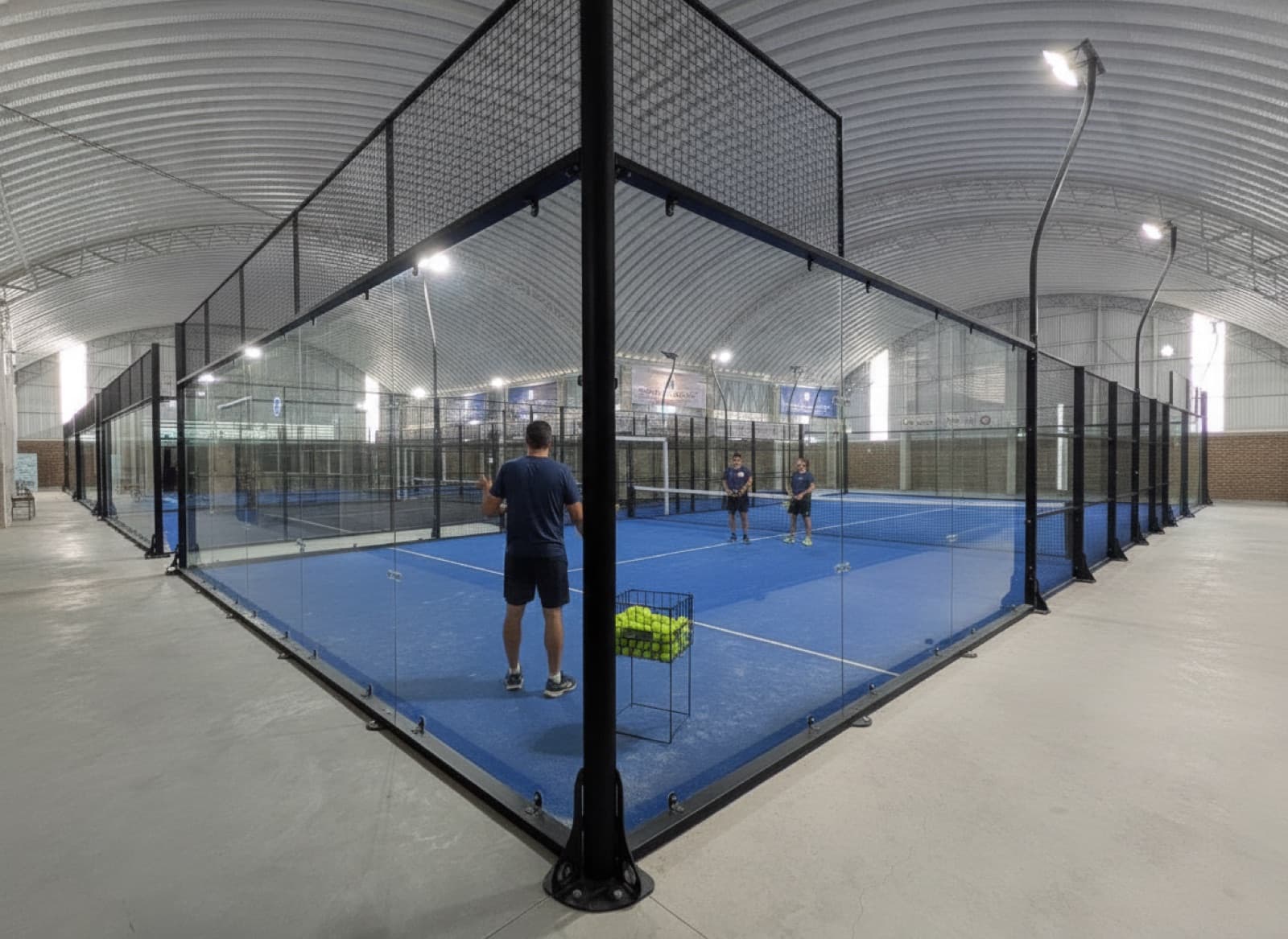 Primeros pasos en el pádel: guía para principiantes