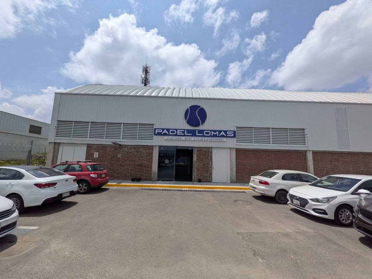 Estacionamiento 52 cajones en Padel Lomas, Lomas de Angelópolis